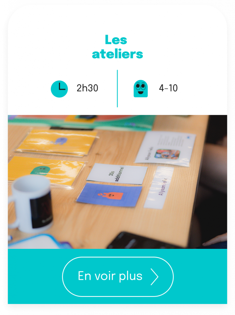 Les ateliers
Durée 2h30 ; à partir de 4 participant.e.s 
Photo d'une table avec des cartes de jeux Meneuses de Jeu 